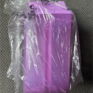 Tupperware Purple Pick A Deli Container